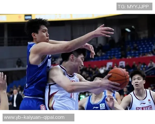 杨瀚森首节短暂出场表现平平仅得1篮板无得分贡献